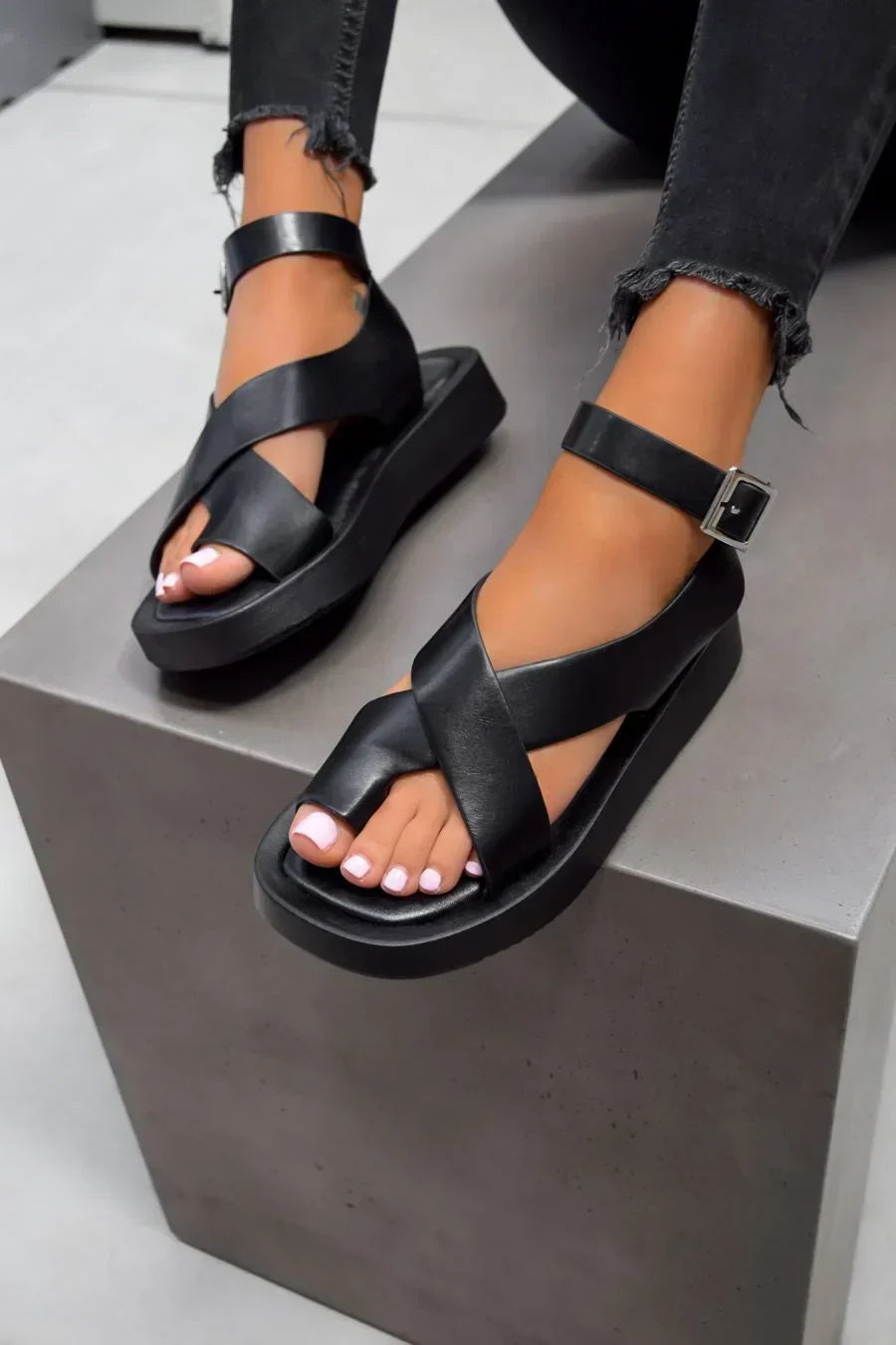 Stilvolle und entspannte Petra Sandalen