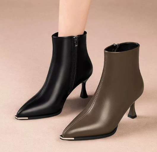 Clara | Elegante Kitten-Heel-Stiefel Für Damen
