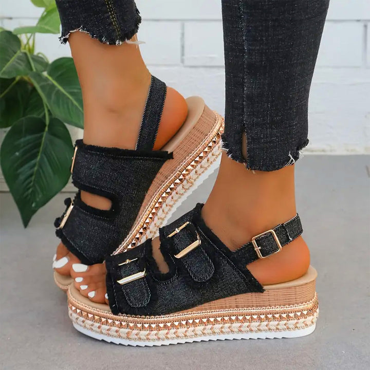 Alia - Wedge Casual Jeans