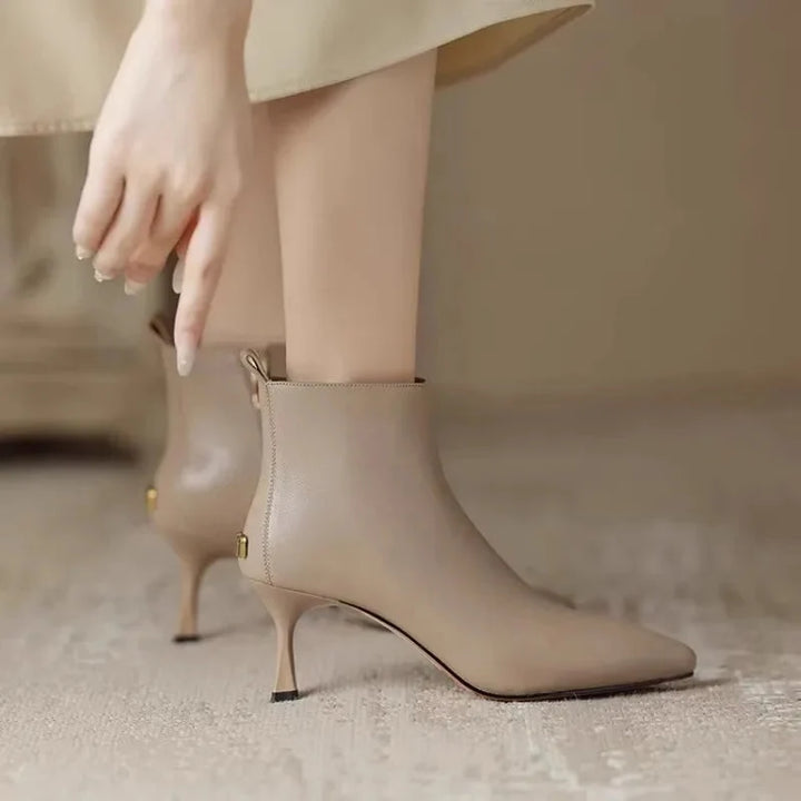 Clara | Elegante Kitten-Heel-Stiefel Für Damen