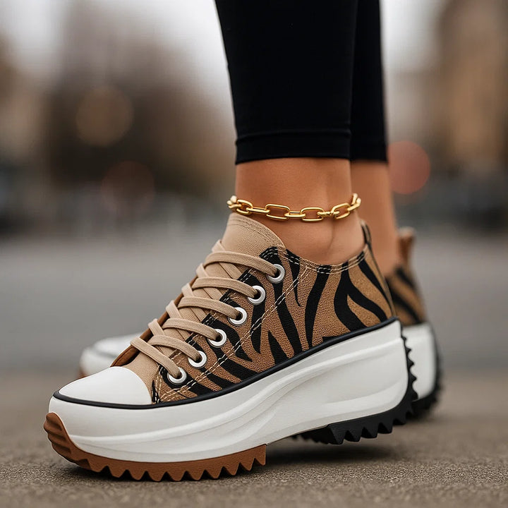 Arlina - Sneaker mit Plattform