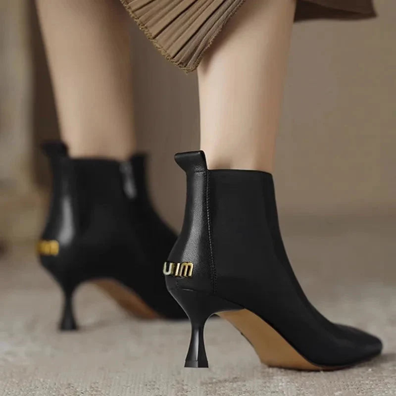 Clara | Elegante Kitten-Heel-Stiefel Für Damen