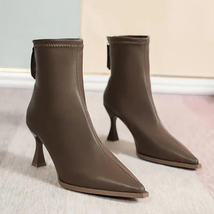 Clara | Elegante Kitten-Heel-Stiefel Für Damen