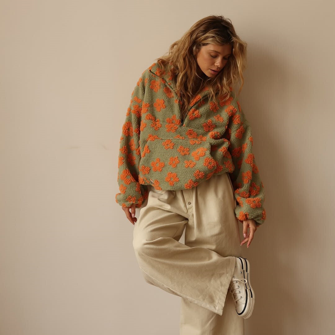Tavessa Daisy – Floral-Muster Fleece-Pullover